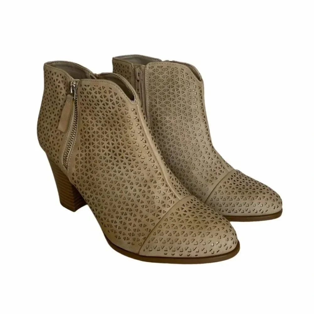Fergalicious Caroline 9.5M tan laser cut out‎ ankle boots EUC